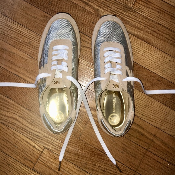 Gold Michael Kors Tennis Shoes 💛 - Picture 5 of 7